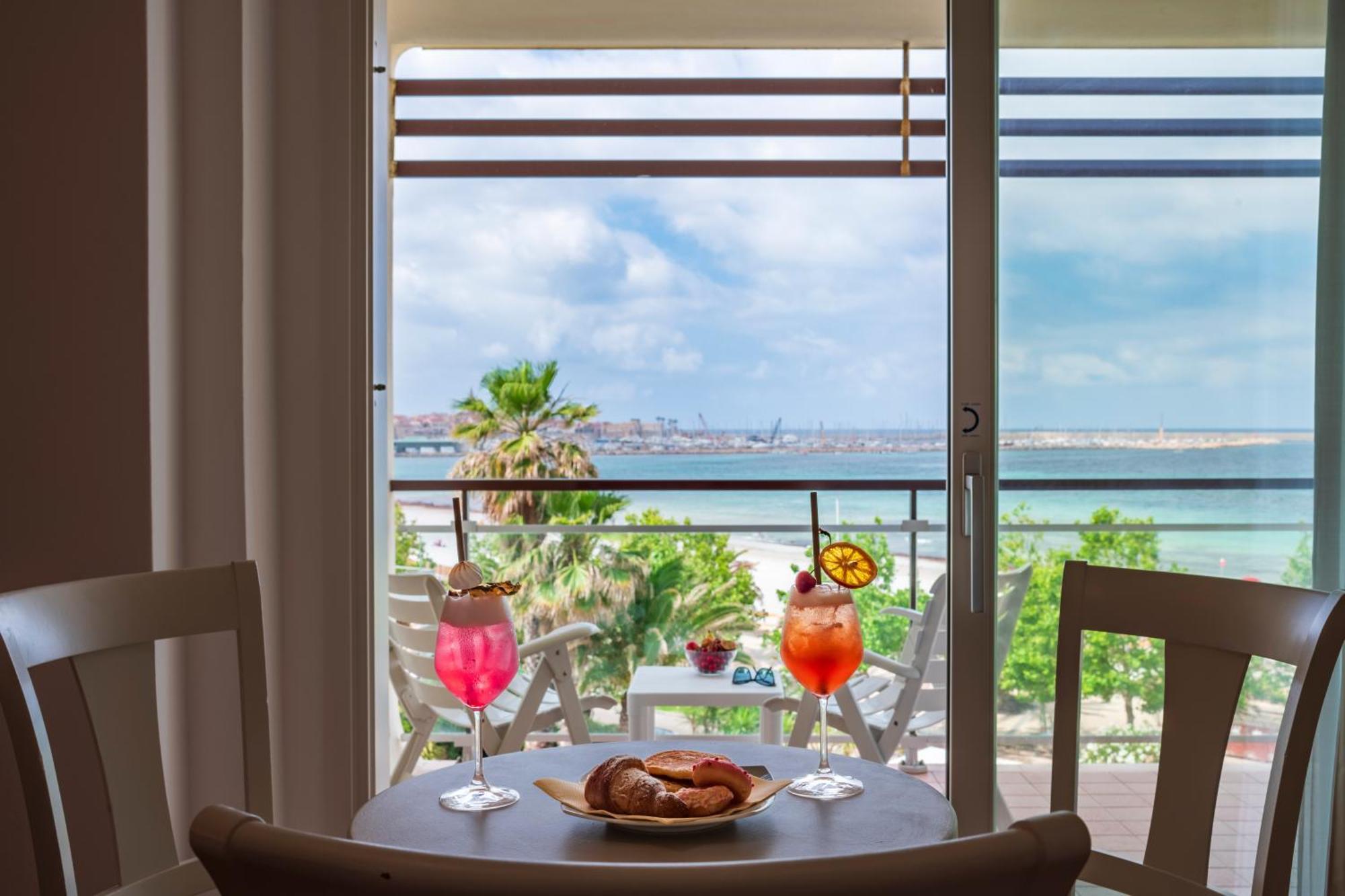 Quadruple Room with Sea or Pool View