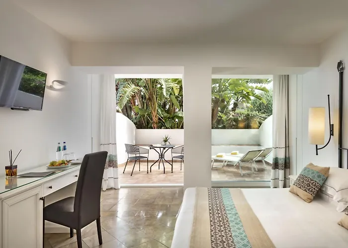 El Faro Hotel & Spa